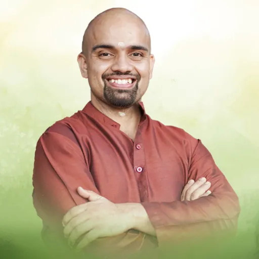 Dr. Harish Warrier, Ayurveda practitioner and founder of Living With Ayurveda